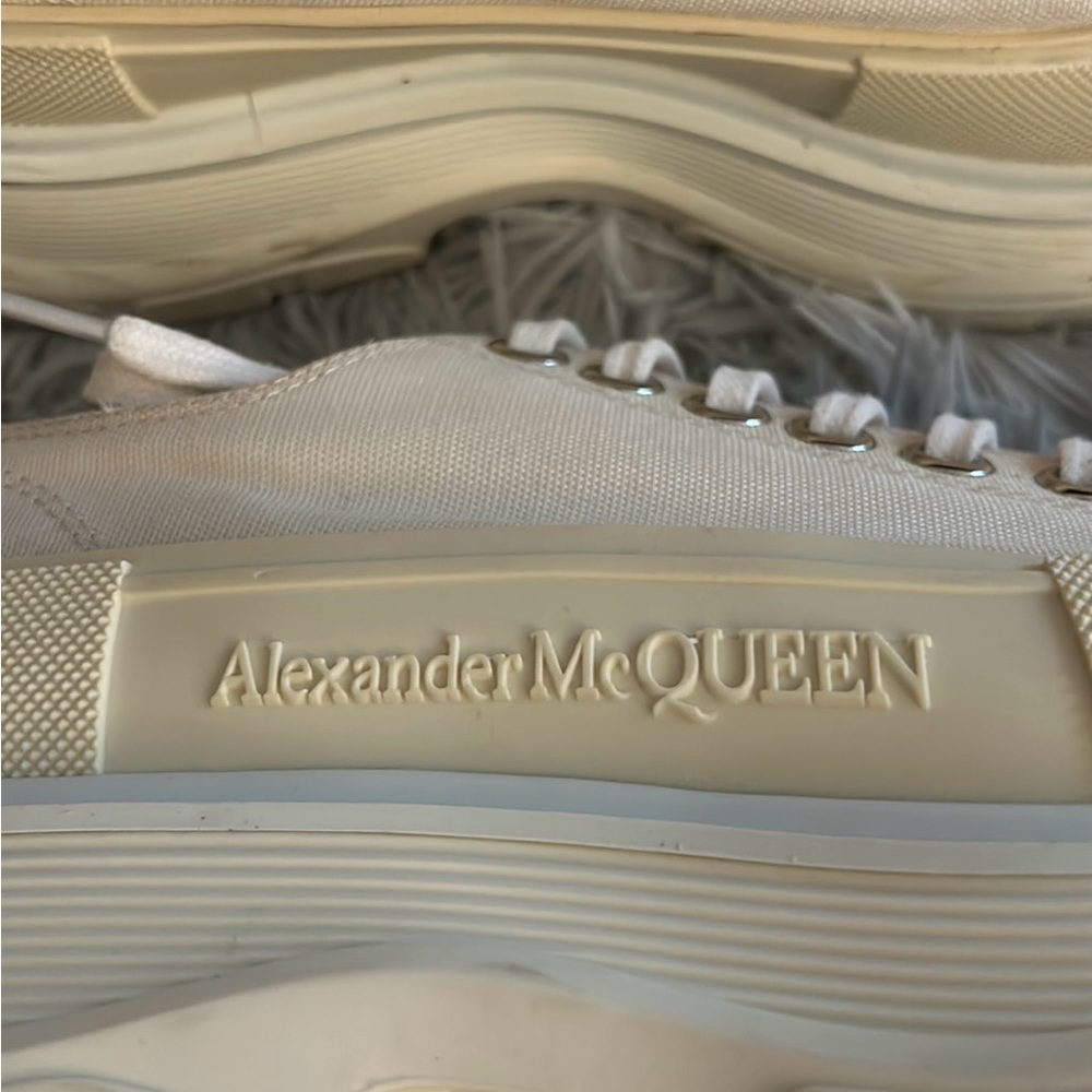 Alexander McQueen Tread Slick Women's Sneakers - Picture 6 of 10